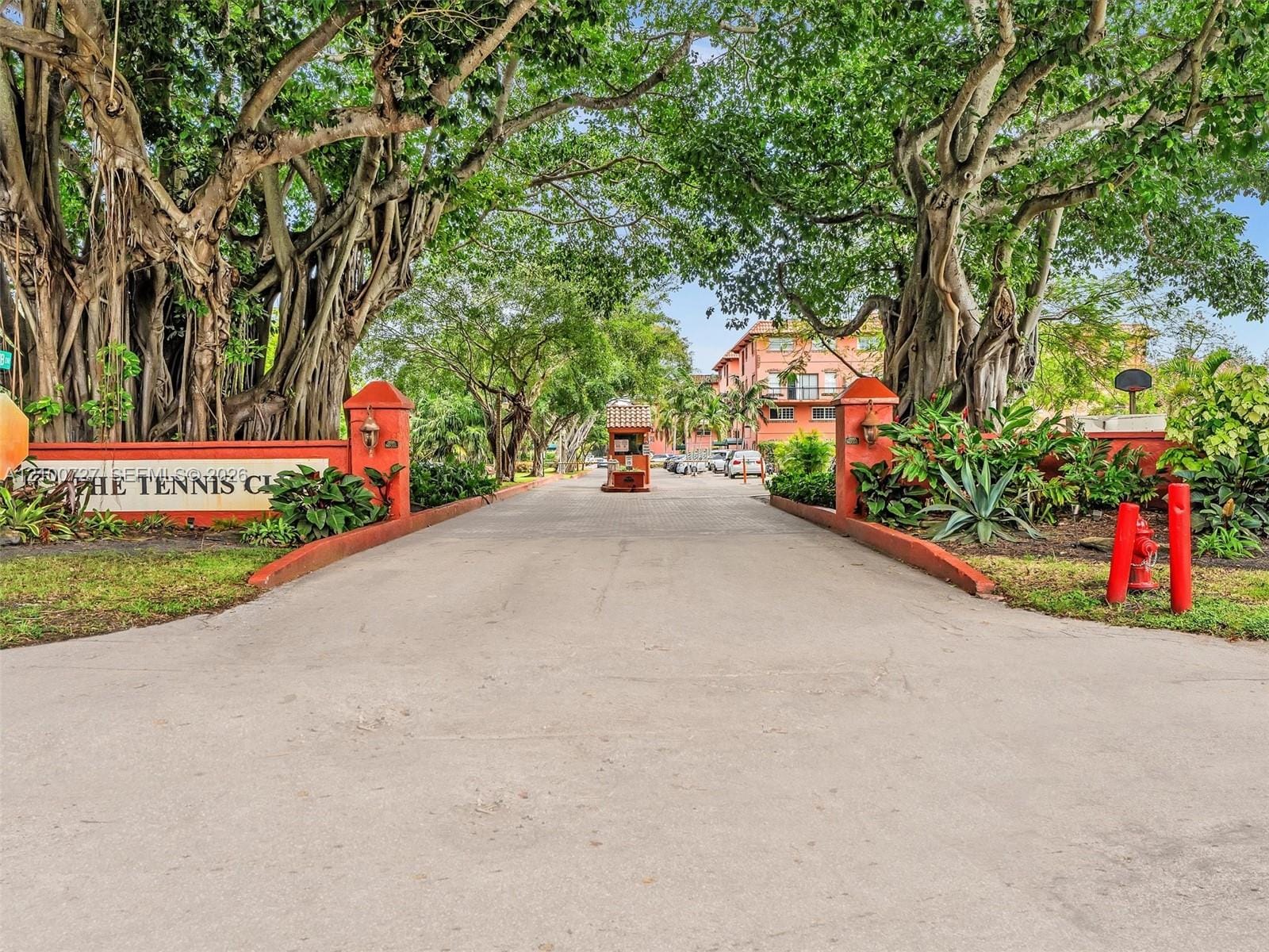 620 Tennis Club Drive 301, Fort Lauderdale, FL 33311