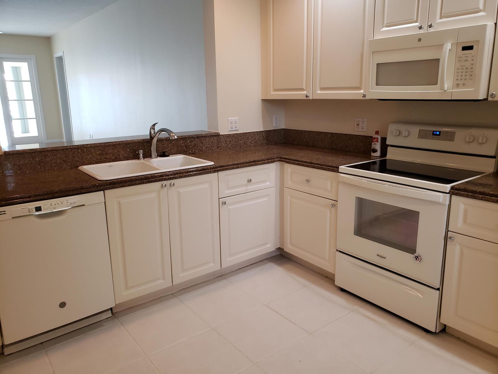 11 HARBOUR ISLE Drive W 201, Fort Pierce, FL 34949 photo 2