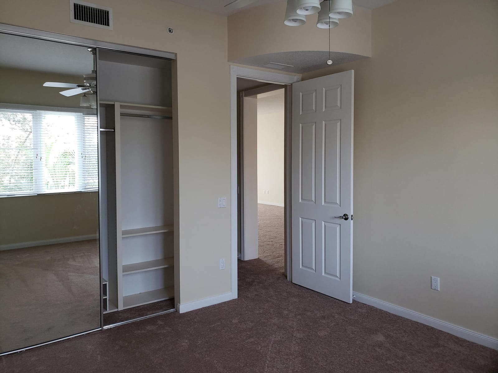 11 HARBOUR ISLE Drive W 201, Fort Pierce, FL 34949 photo 20