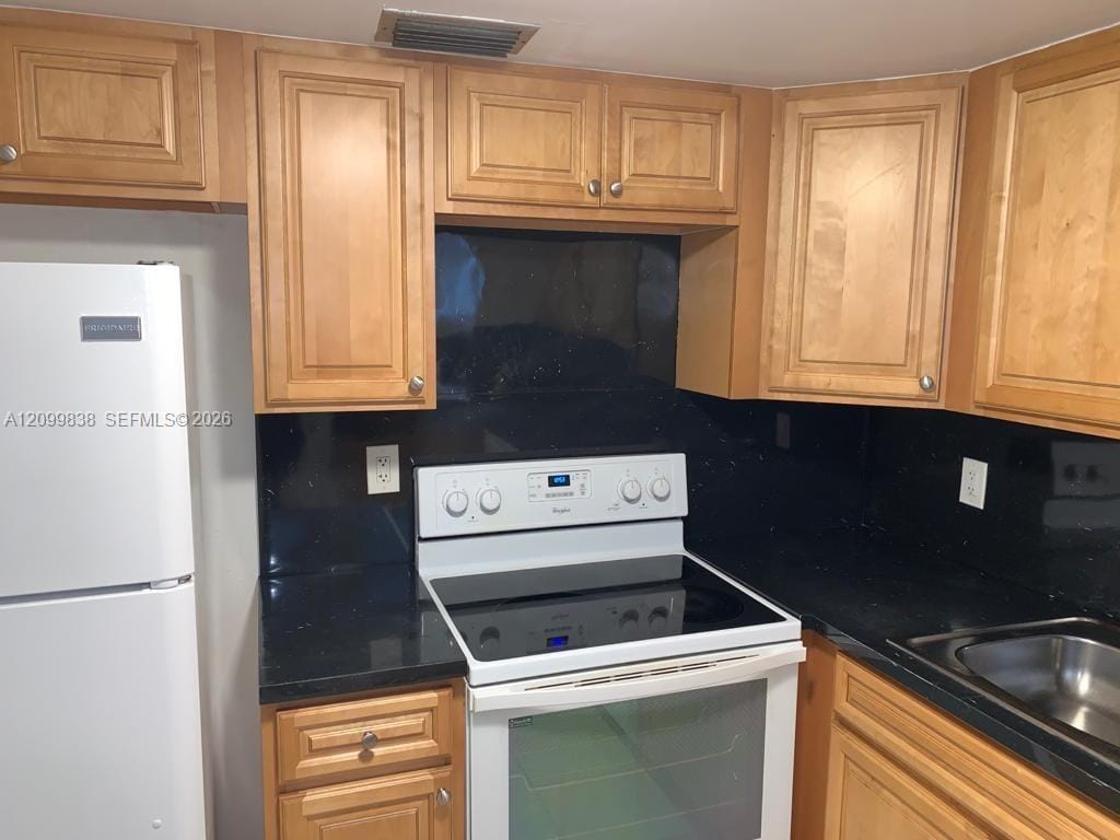 2525 Polk Street 3, Hollywood, FL 33020 photo 2