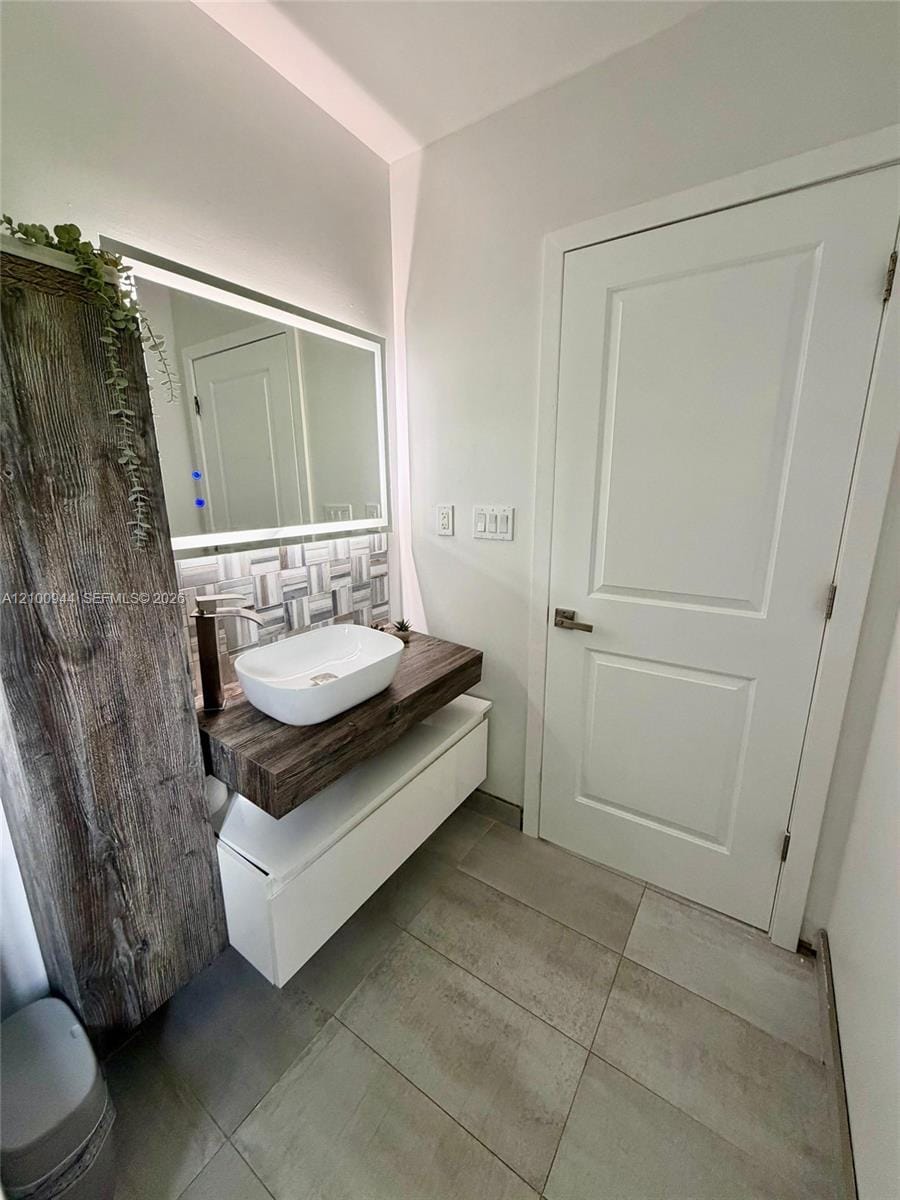 9975 NW 27th Terrace, Doral, FL 33172 photo 14