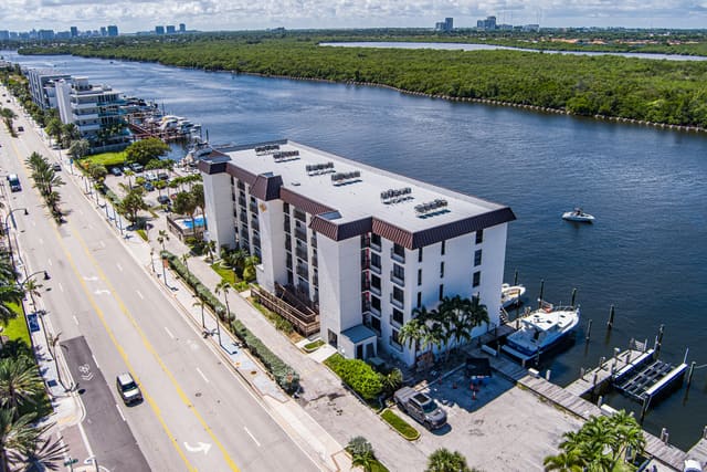 3200 N OCEAN Drive 402, Hollywood, FL 33019