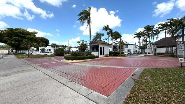 9701 Fontainebleau Boulevard C106, Miami, FL 33172