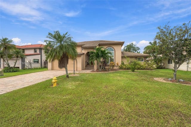 5361 Lancelot Lane, Davie, FL 33331