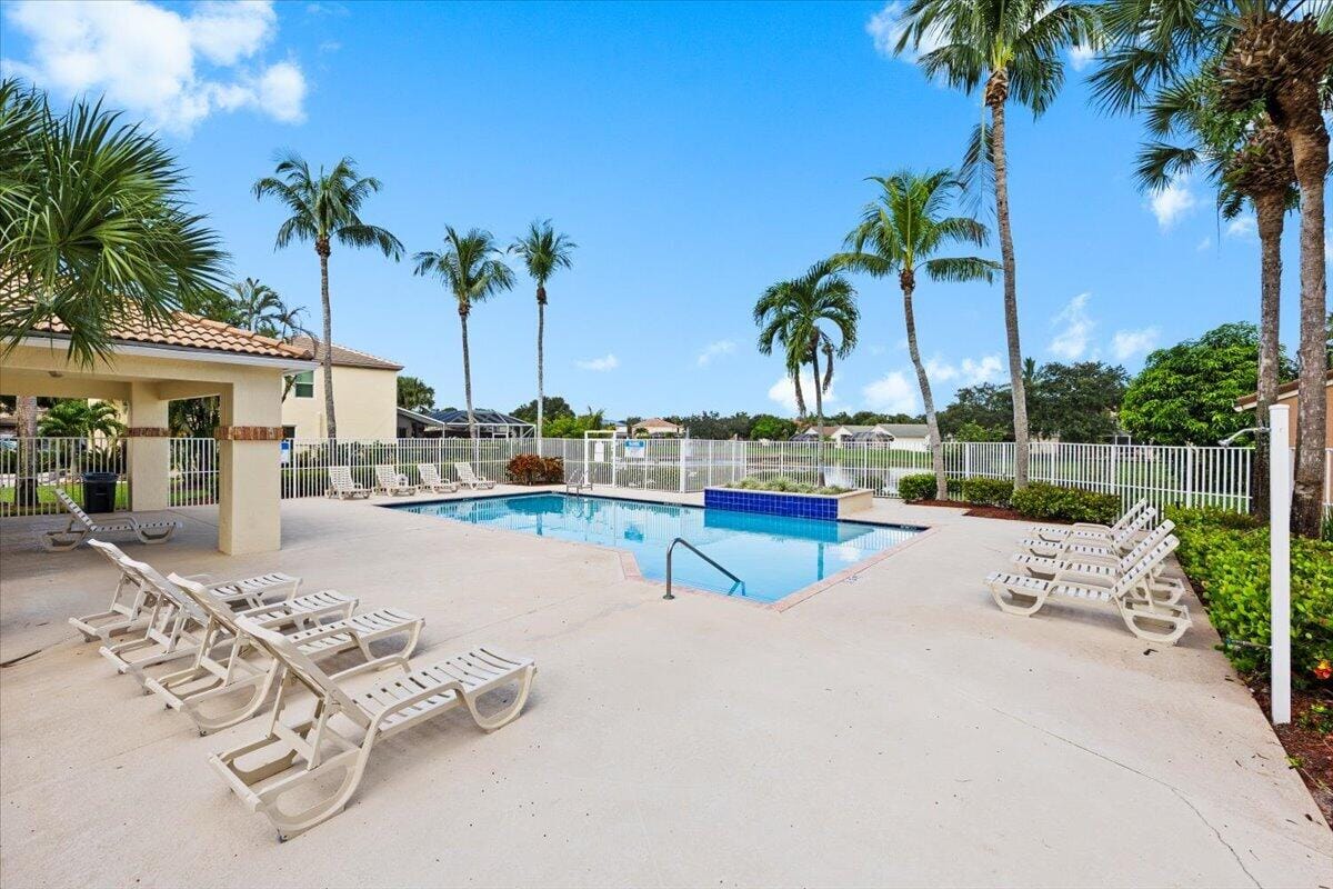 122 Seminole Lakes Drive, Royal Palm Beach, FL 33411 photo 15
