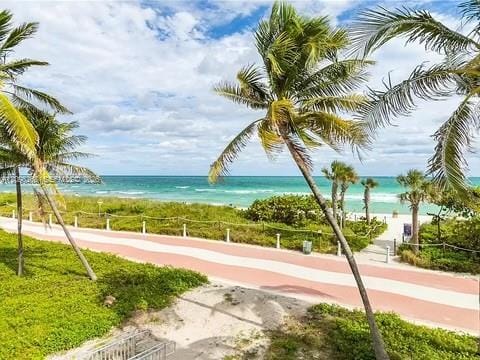 5401 Collins Avenue 612, Miami Beach, FL 33140 photo 7