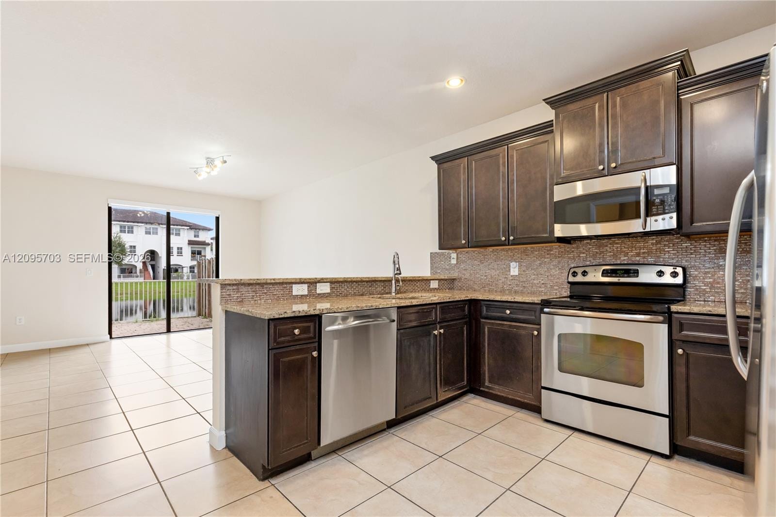 8965 NW 98th Avenue, Doral, FL 33178 photo 5
