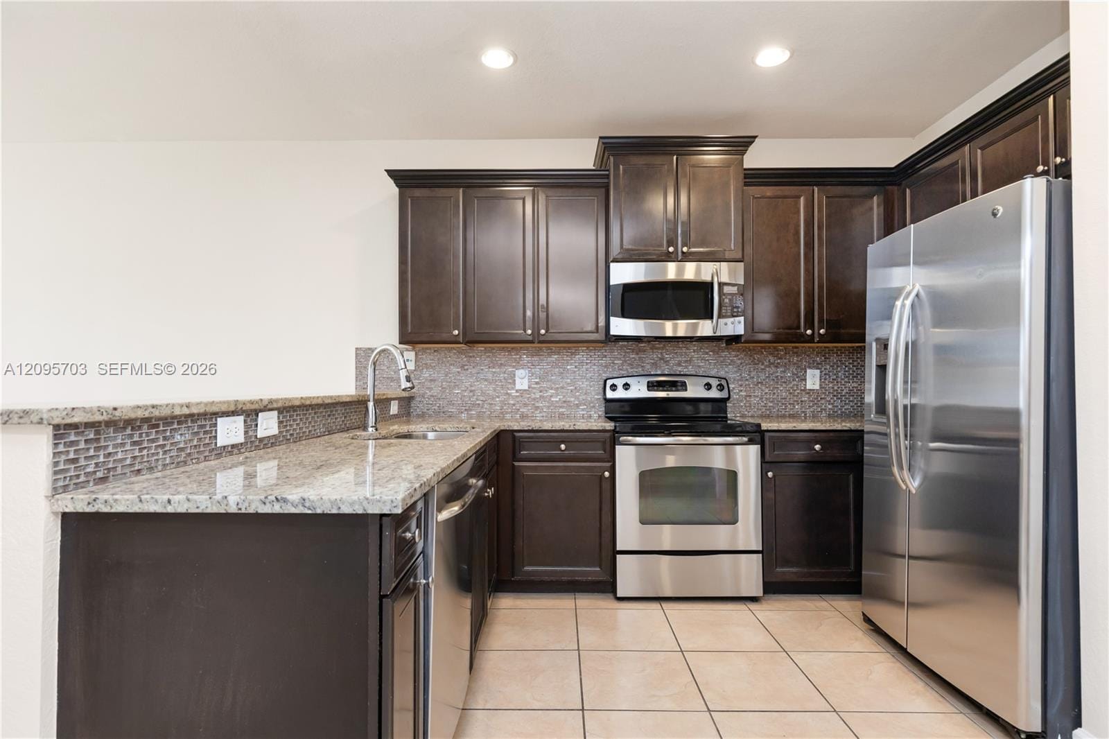8965 NW 98th Avenue, Doral, FL 33178 photo 6