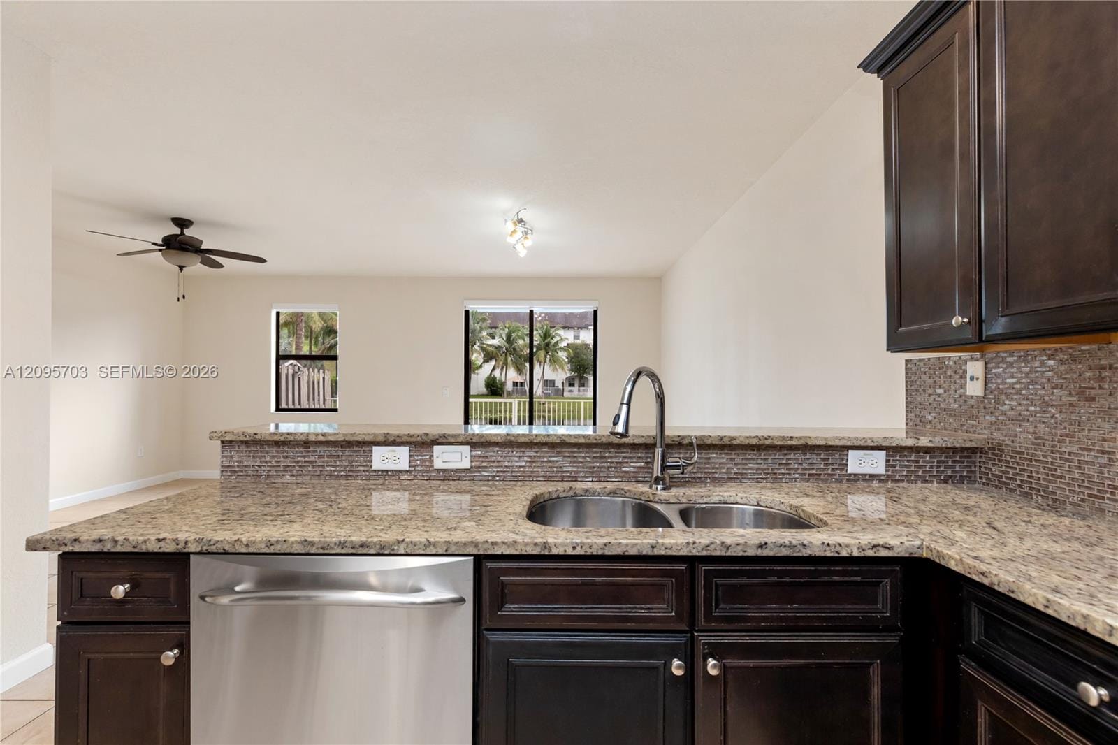 8965 NW 98th Avenue, Doral, FL 33178 photo 8