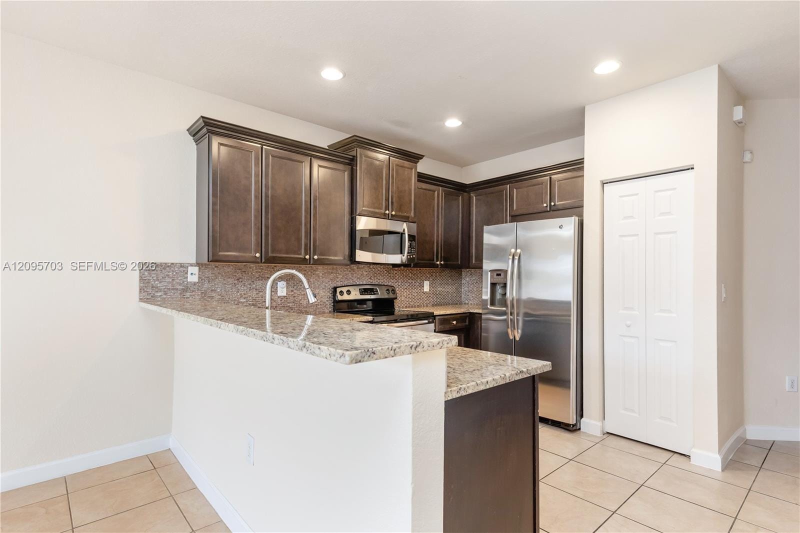 8965 NW 98th Avenue, Doral, FL 33178 photo 9