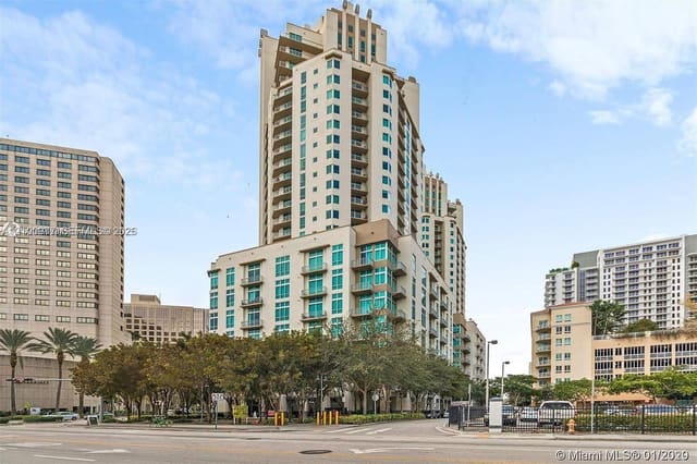 9055 SW 73rd Court 504, Miami, FL 33156