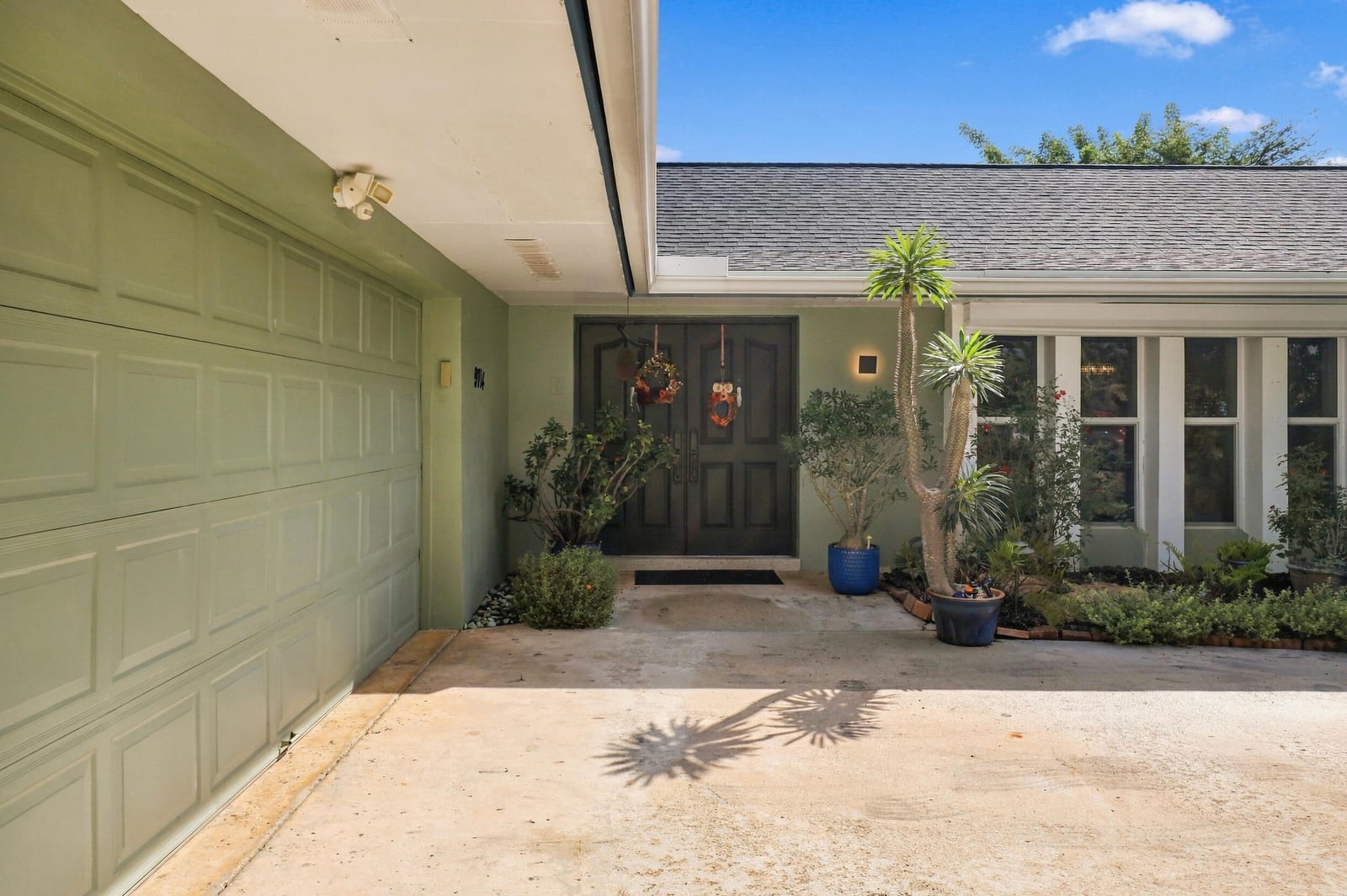 9714 HONEYSUCKLE Avenue — photo 5