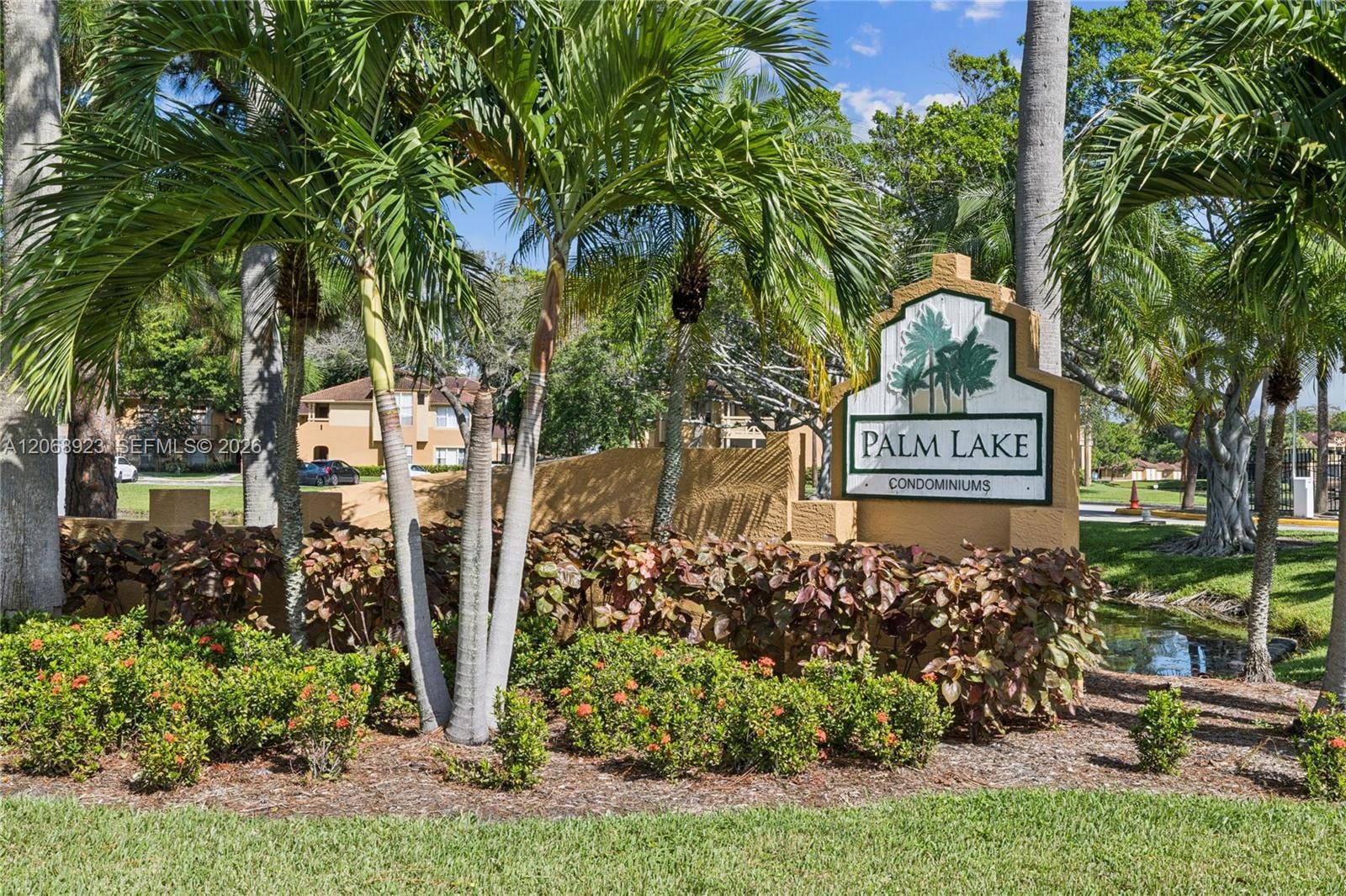 4863 Via Palm Lakes 807 — photo 4