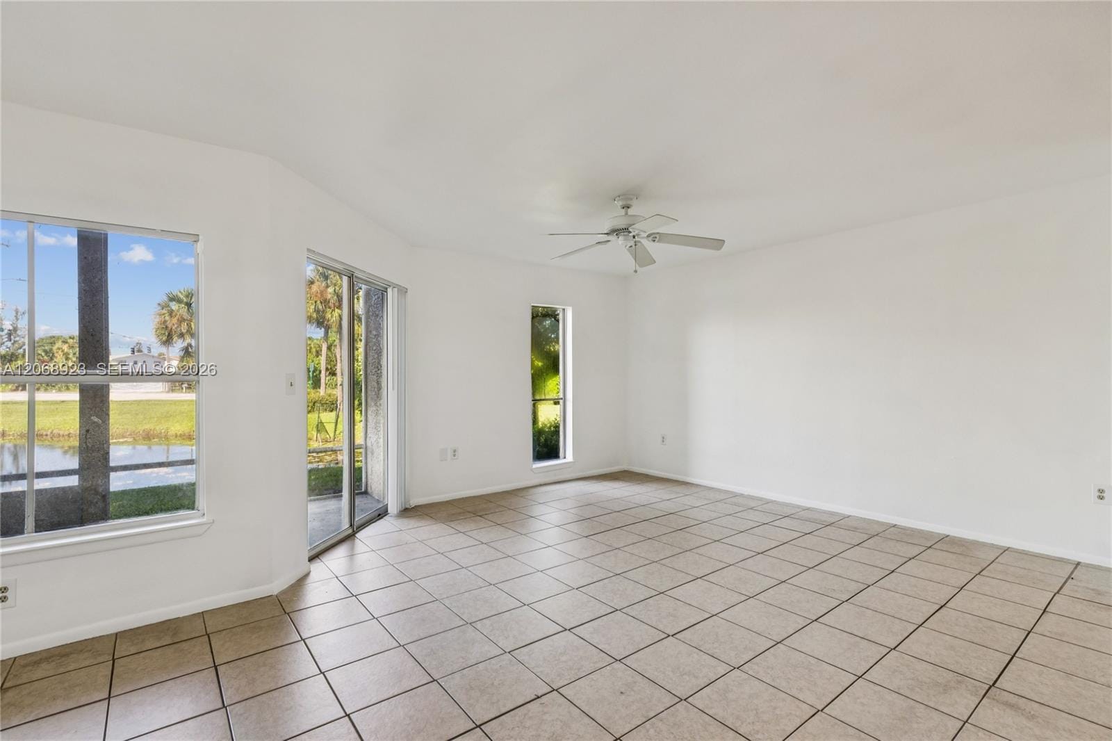 4863 Via Palm Lakes 807 — photo 10