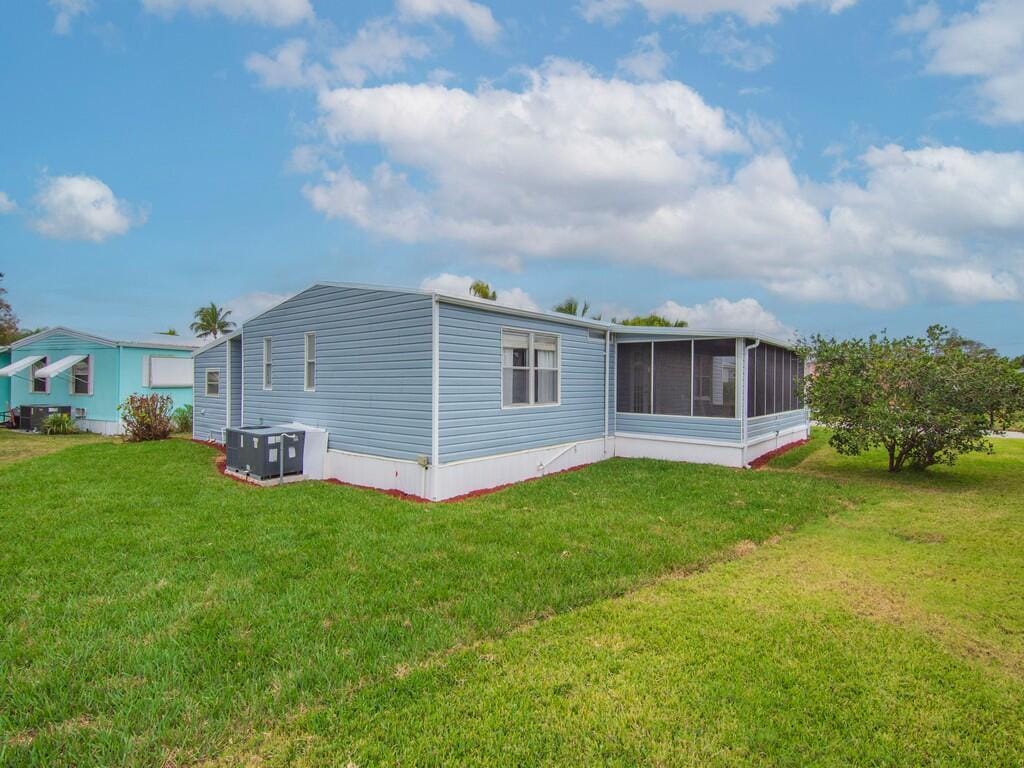 395 NE Jade Circle, Jensen Beach, FL 34957 photo 5
