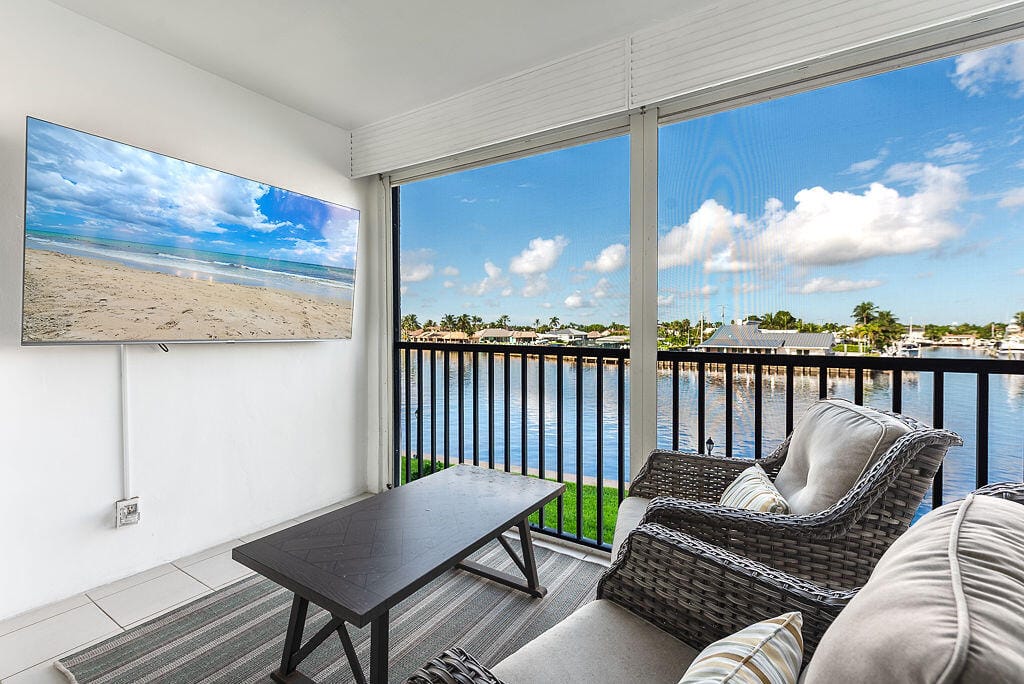 985 SE 19th Avenue 203, Deerfield Beach, FL 33441 photo 21