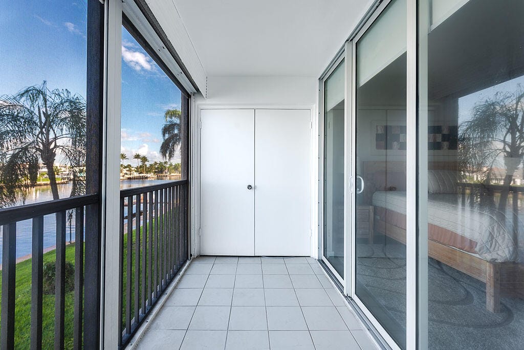 985 SE 19th Avenue 203, Deerfield Beach, FL 33441 photo 22