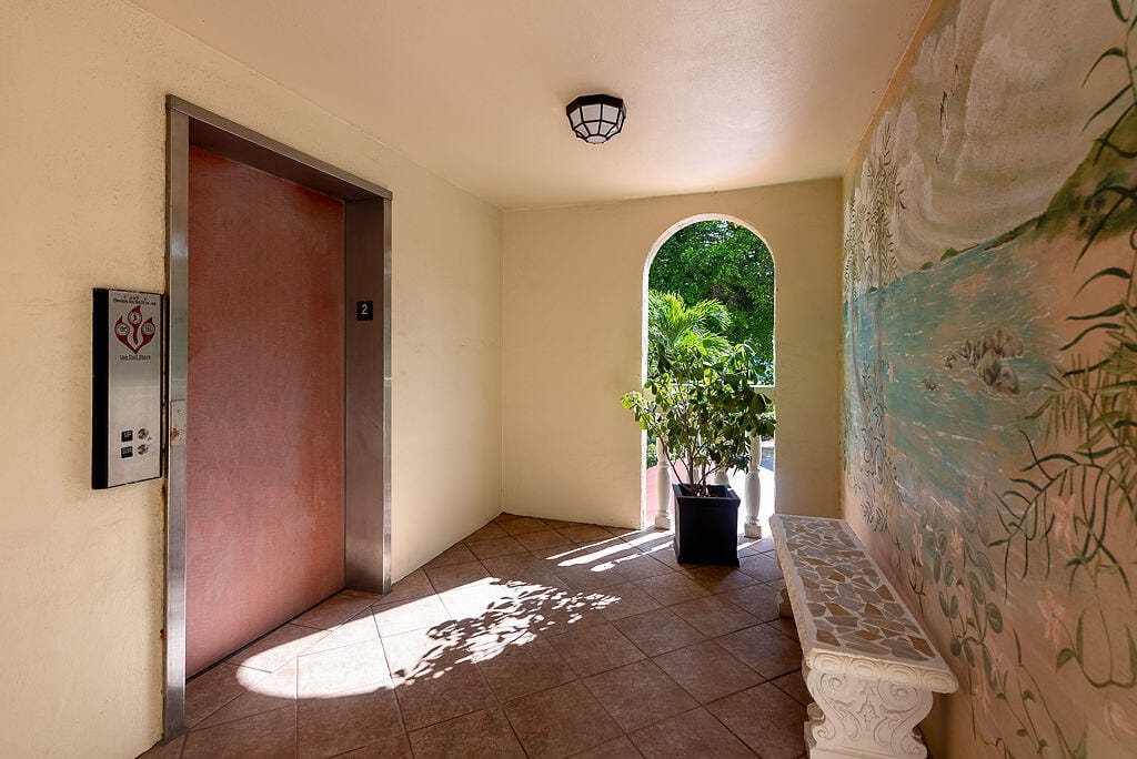 985 SE 19th Avenue 203, Deerfield Beach, FL 33441 photo 28