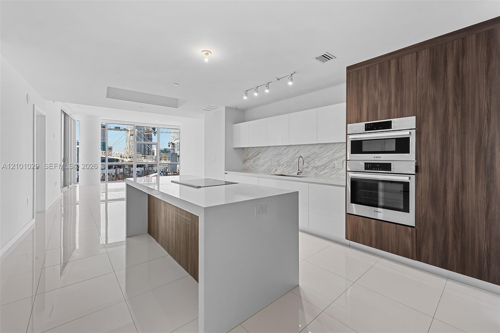 851 NE 1st Avenue 1012, Miami, FL 33132 photo 27