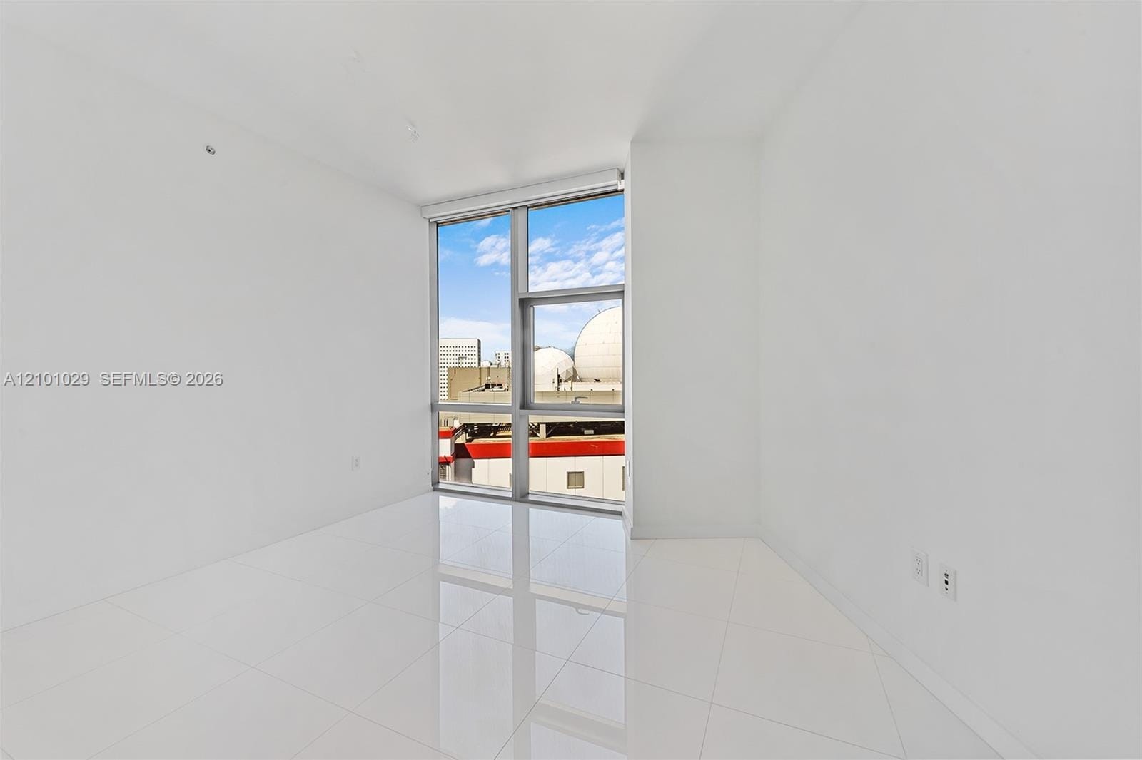 851 NE 1st Avenue 1012, Miami, FL 33132 photo 30