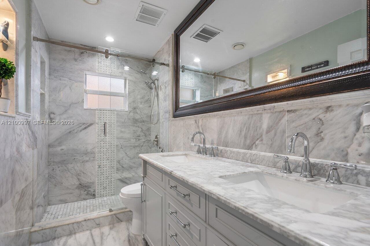 387 NW 39th Way, Deerfield Beach, FL 33442 photo 14