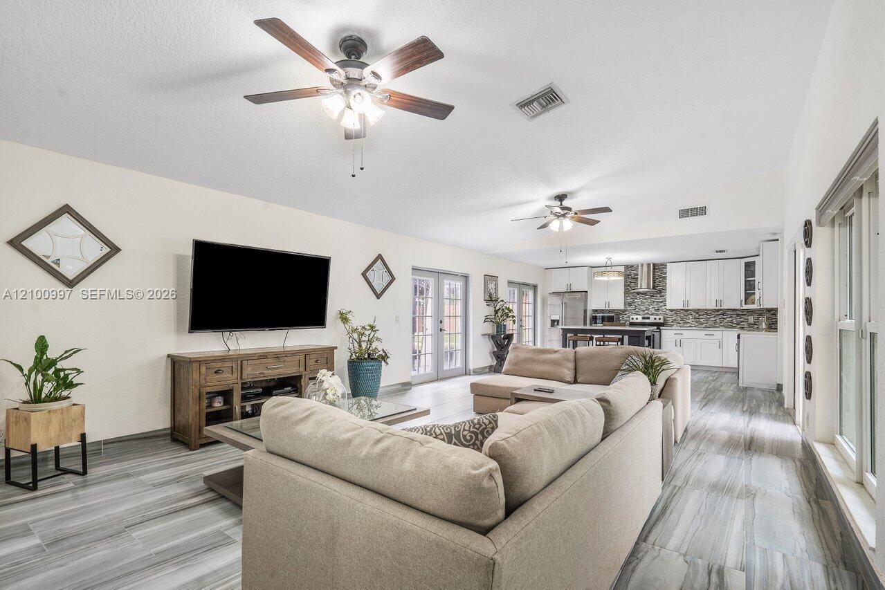387 NW 39th Way, Deerfield Beach, FL 33442 photo 4