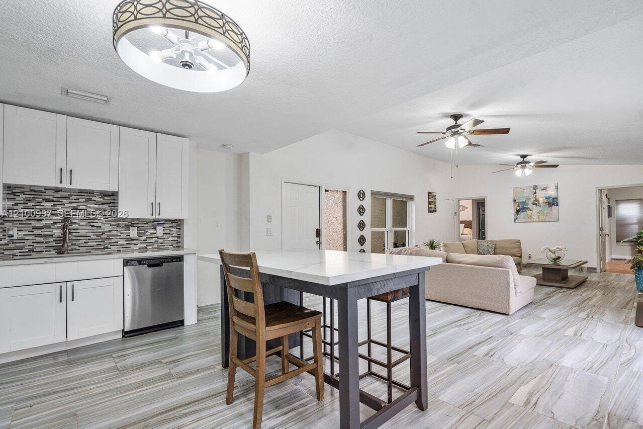 387 NW 39th Way, Deerfield Beach, FL 33442 photo 7