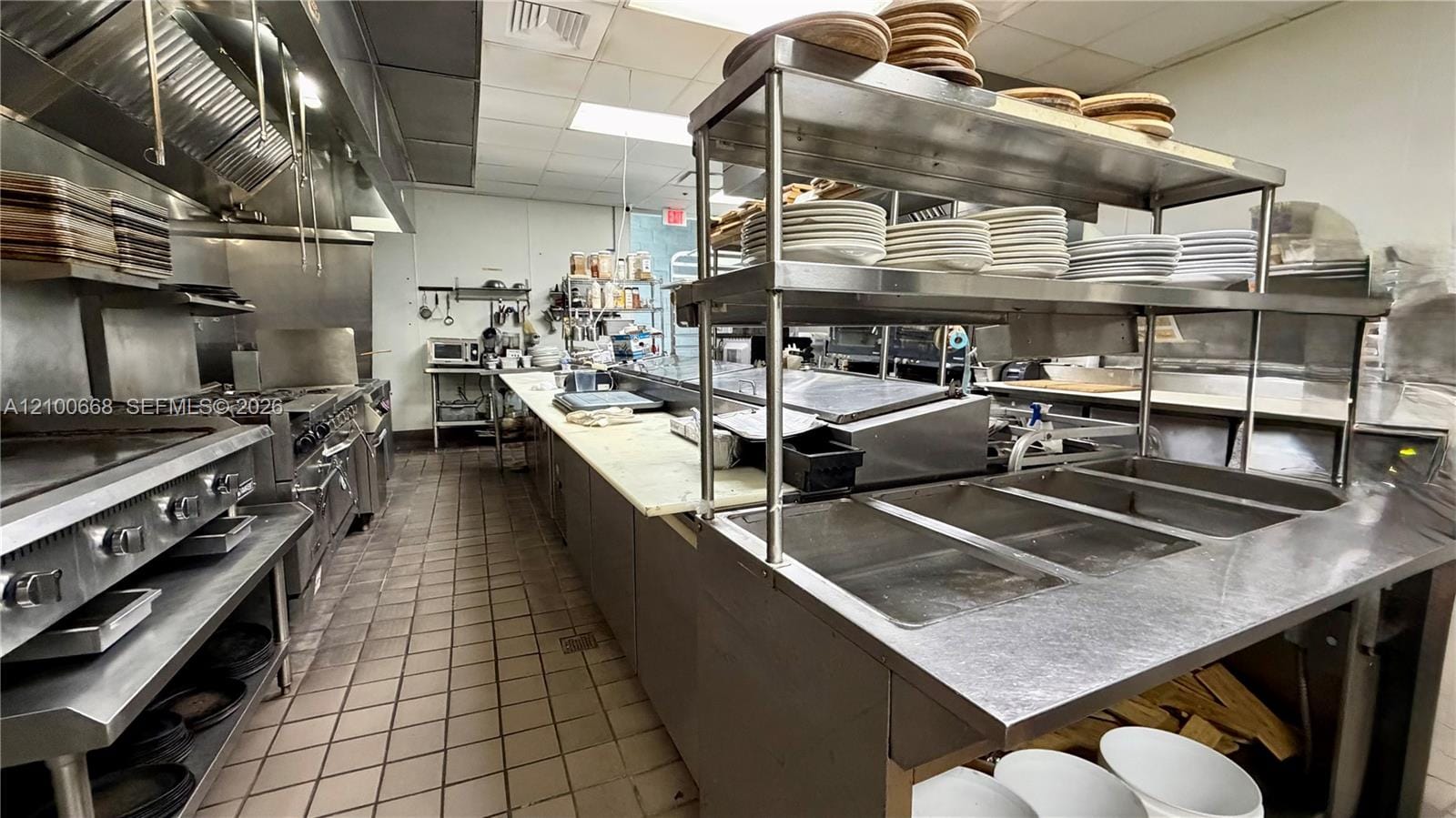 NE Miami Place, Miami, FL 33132 photo 2