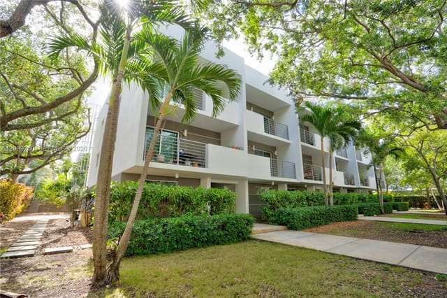 7541 SW 61st Avenue 2, South Miami, FL 33143