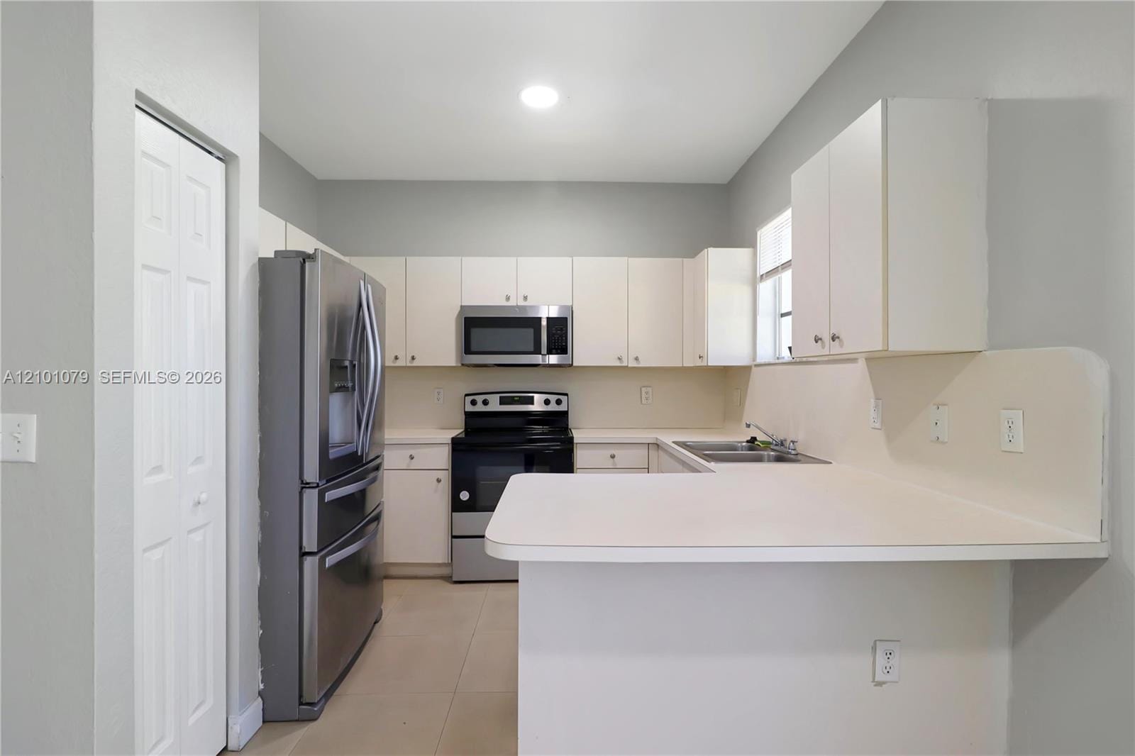 373 NE 26th Place 201, Homestead, FL 33033 photo 4