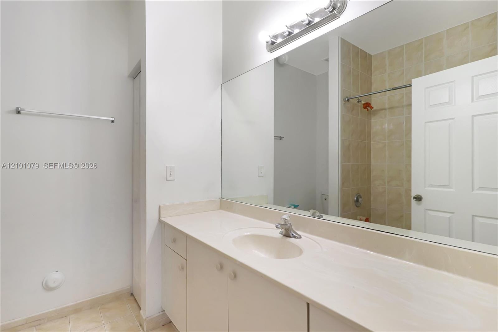 373 NE 26th Place 201, Homestead, FL 33033 photo 9