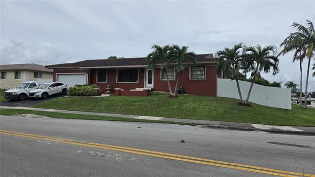 8065 SW 205th Terrace, Cutler Bay, FL 33189