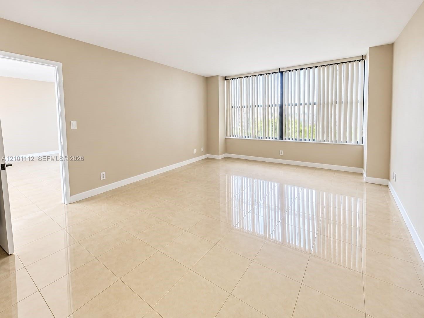 2500 Parkview Drive 307 — photo 3