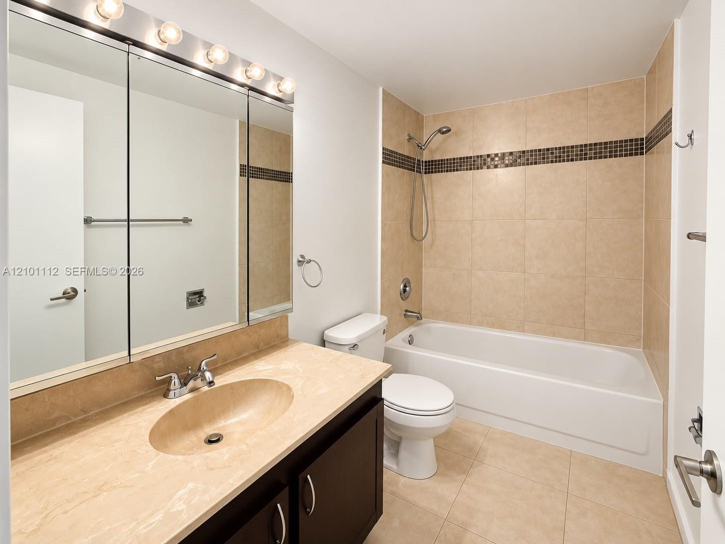 2500 Parkview Drive 307 — photo 4
