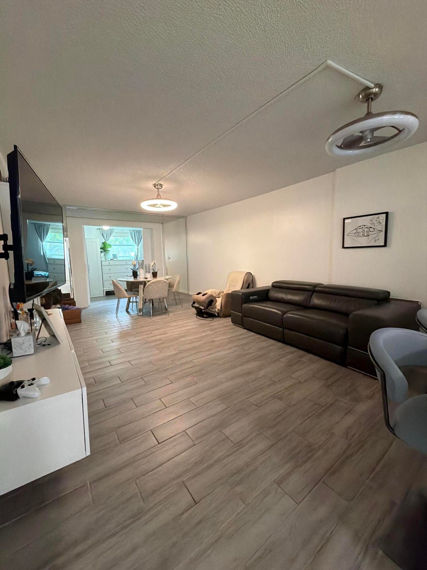 320 NE 12th Avenue 105, Hallandale Beach, FL 33009 photo 28
