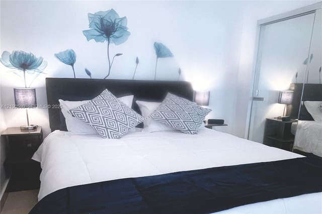 918 Ocean Drive 201, Miami Beach, FL 33139