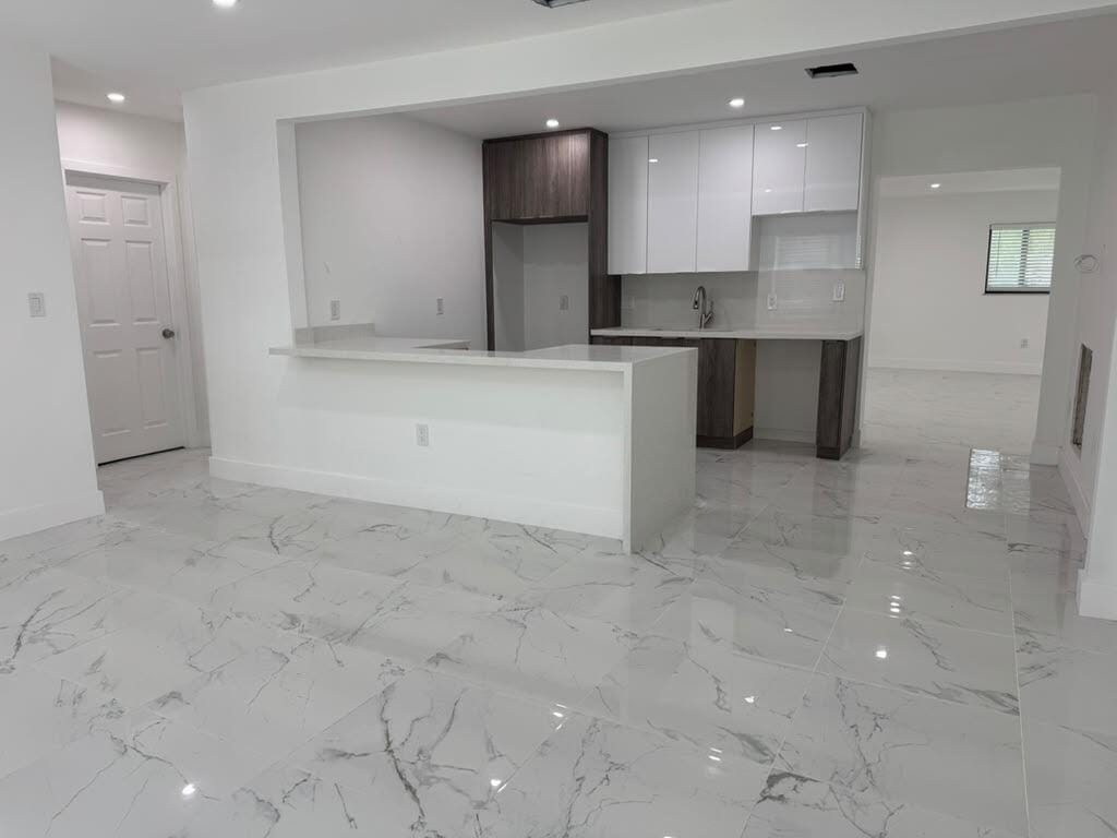 1031 NW 10TH Avenue, Fort Lauderdale, FL 33311 photo 3