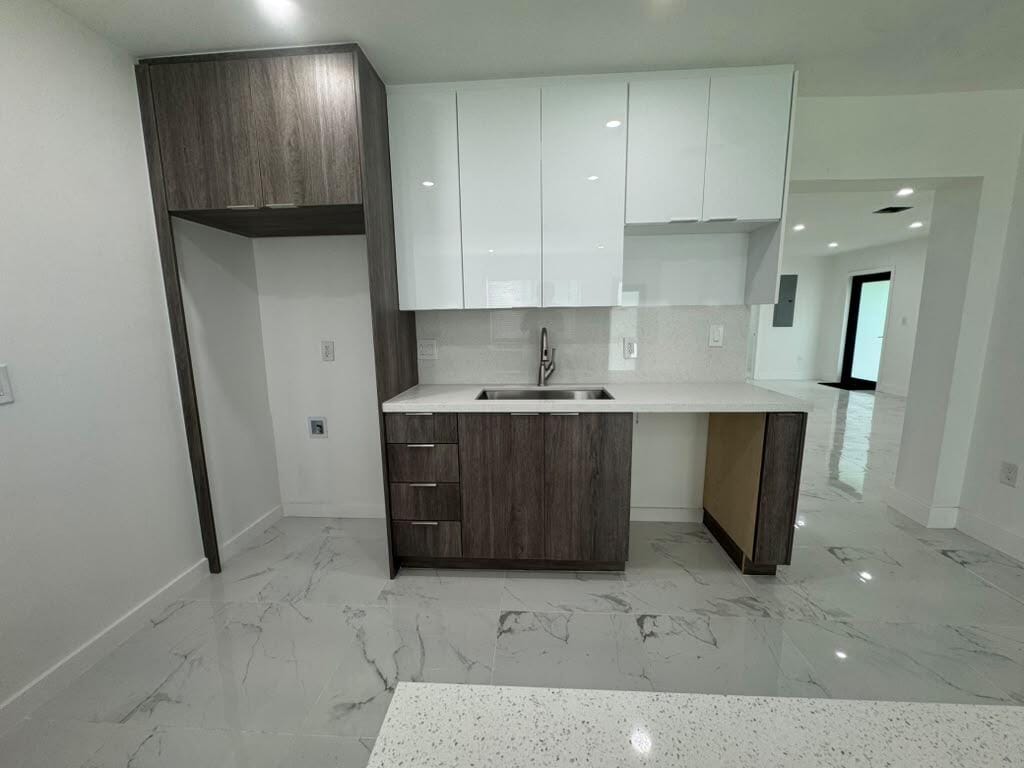 1031 NW 10TH Avenue, Fort Lauderdale, FL 33311 photo 8