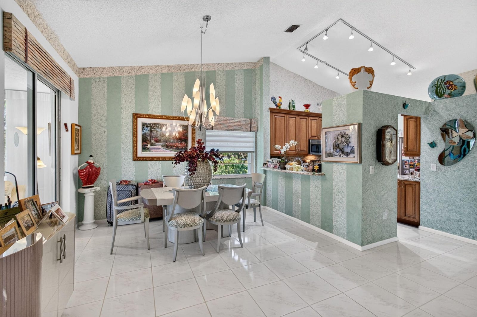 9865 Seacrest Circle 202 — photo 11