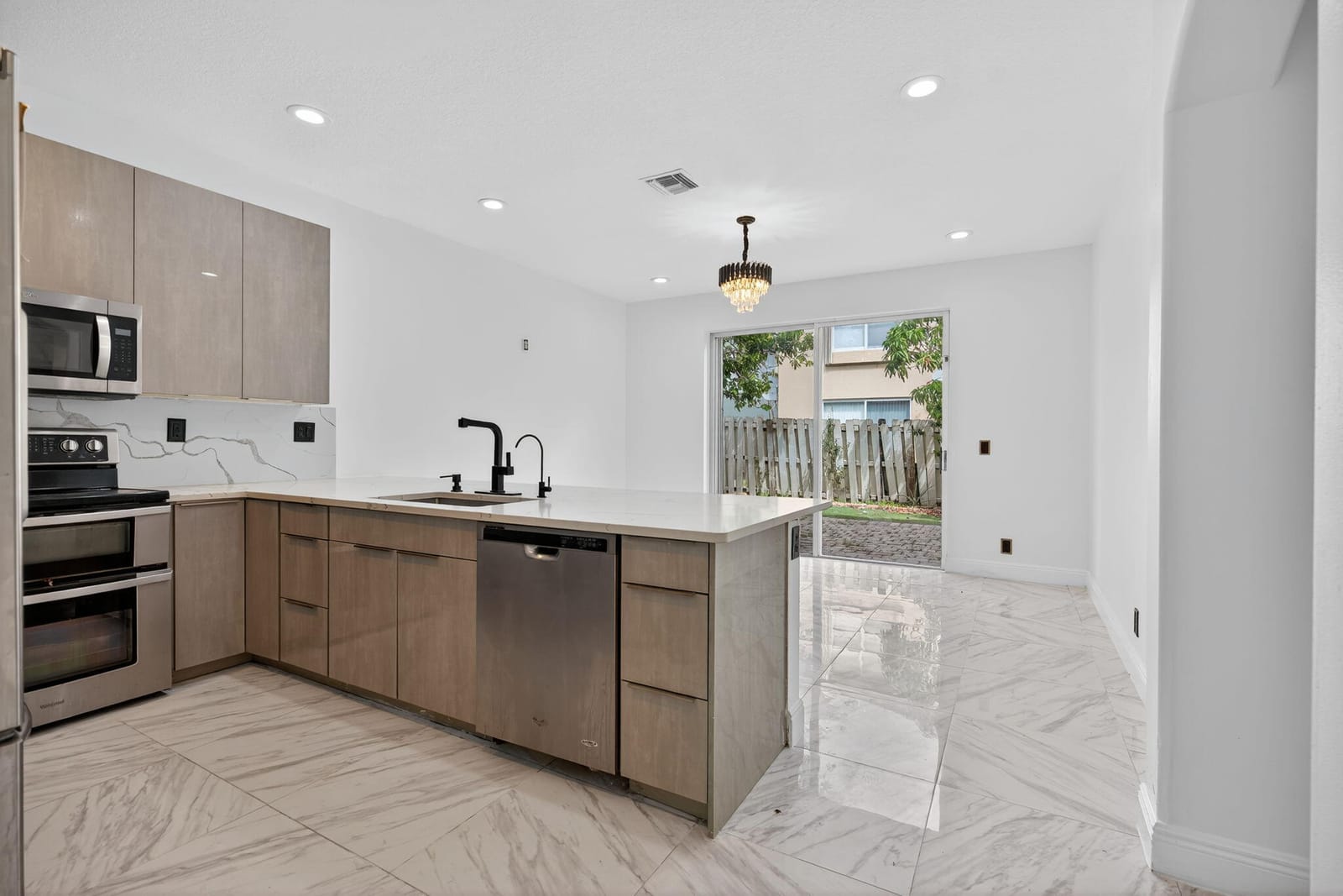4083 LAKE TAHOE Circle — photo 8