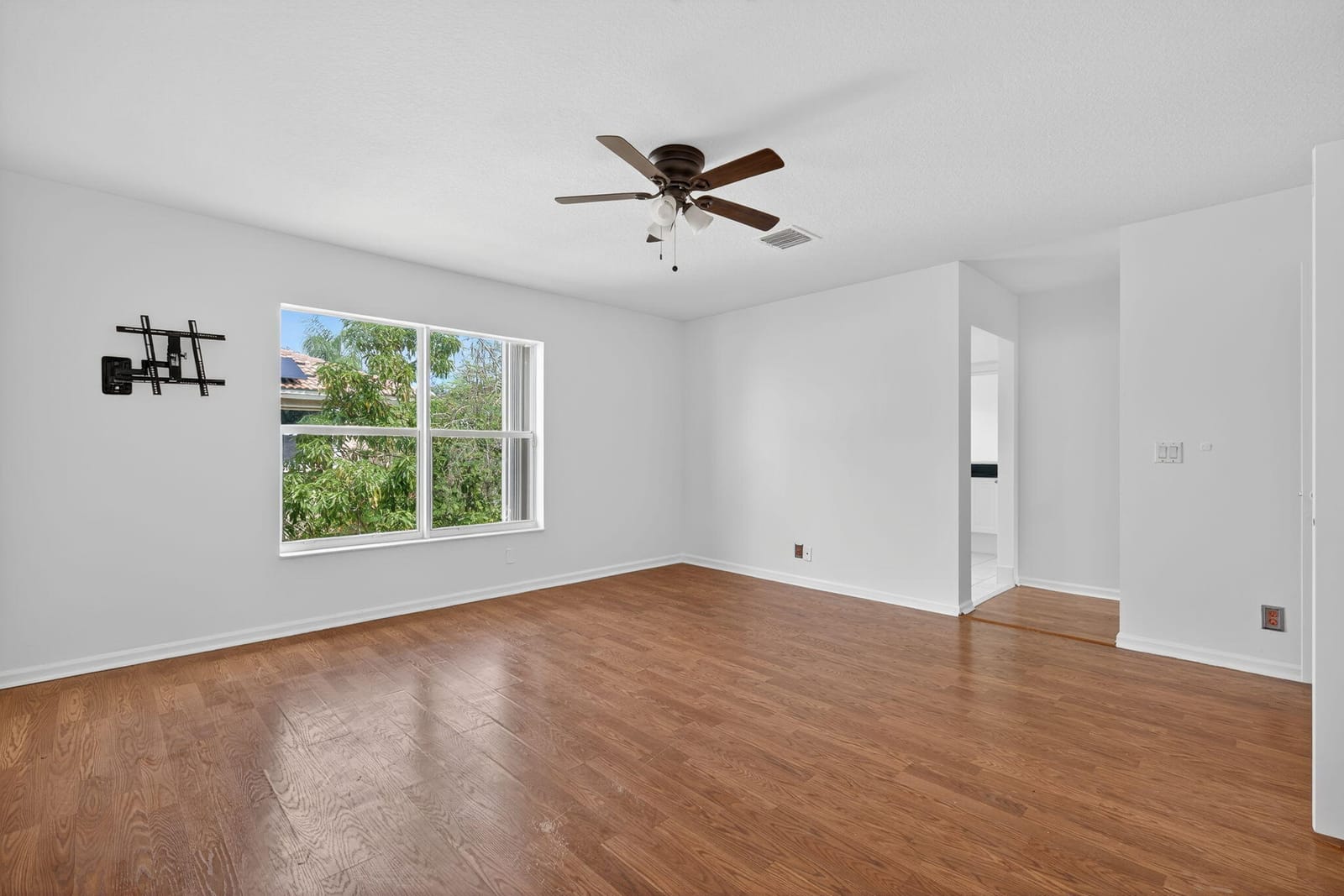 4083 LAKE TAHOE Circle — photo 10