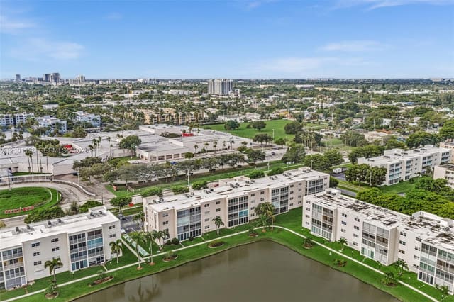 315 SE 11th Terrace 203, Dania Beach, FL 33004