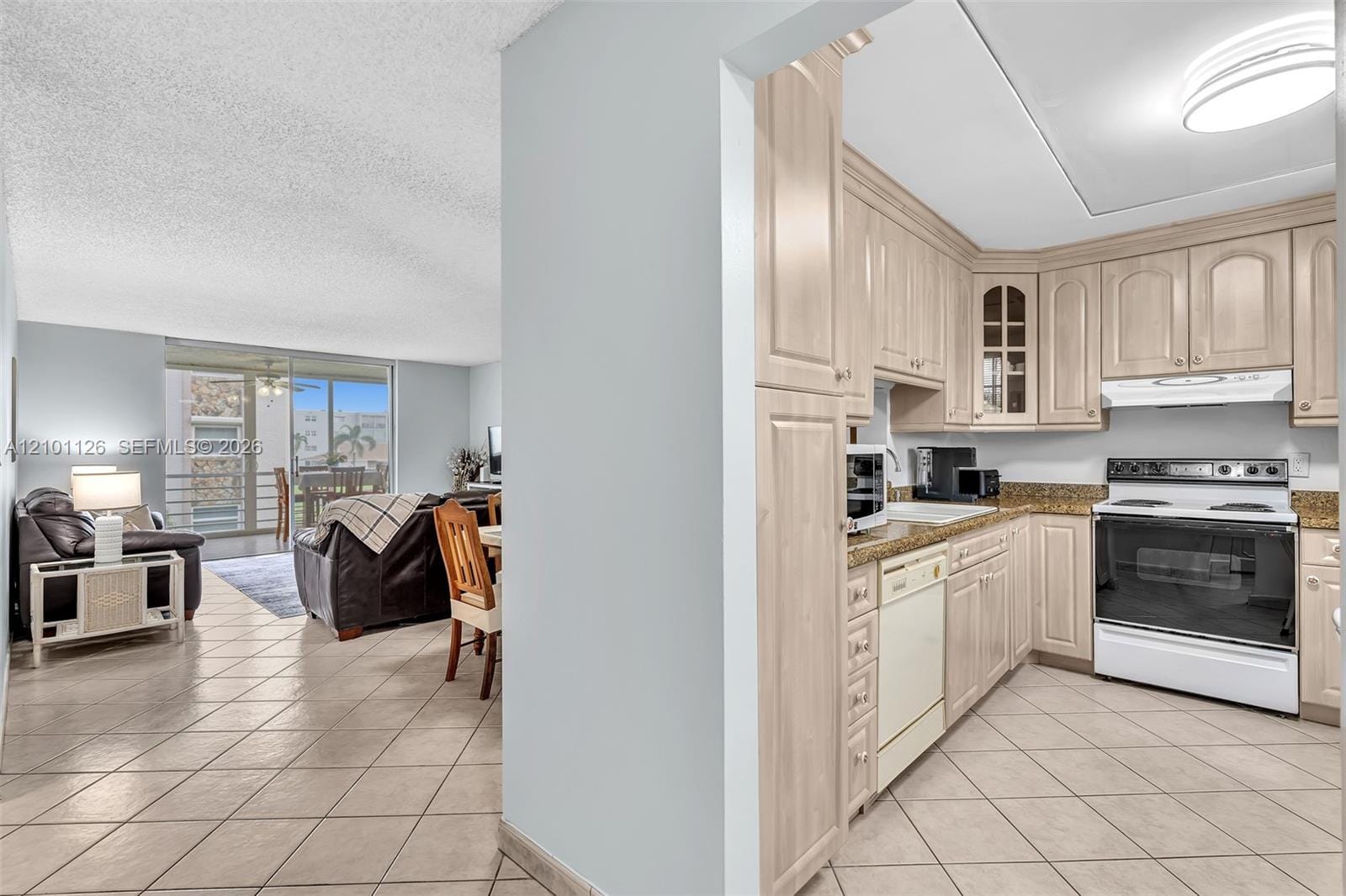 315 SE 11th Terrace 203 — photo 8