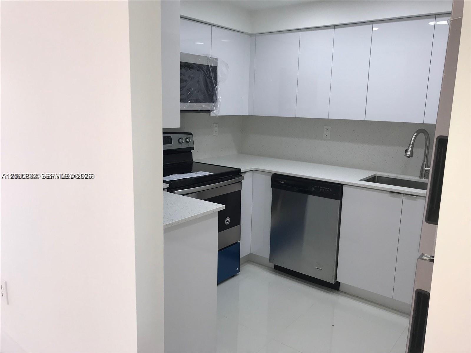 200 178th Drive 702, Sunny Isles Beach, FL 33160 photo 4