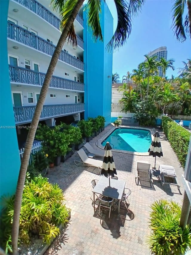 1400 Lincoln Road 301, Miami Beach, FL 33139