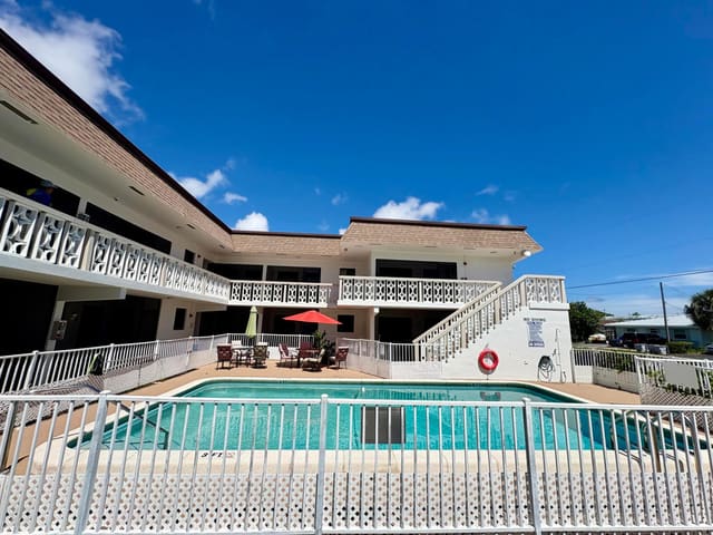 305 SE 9TH Avenue 15, Pompano Beach, FL 33060