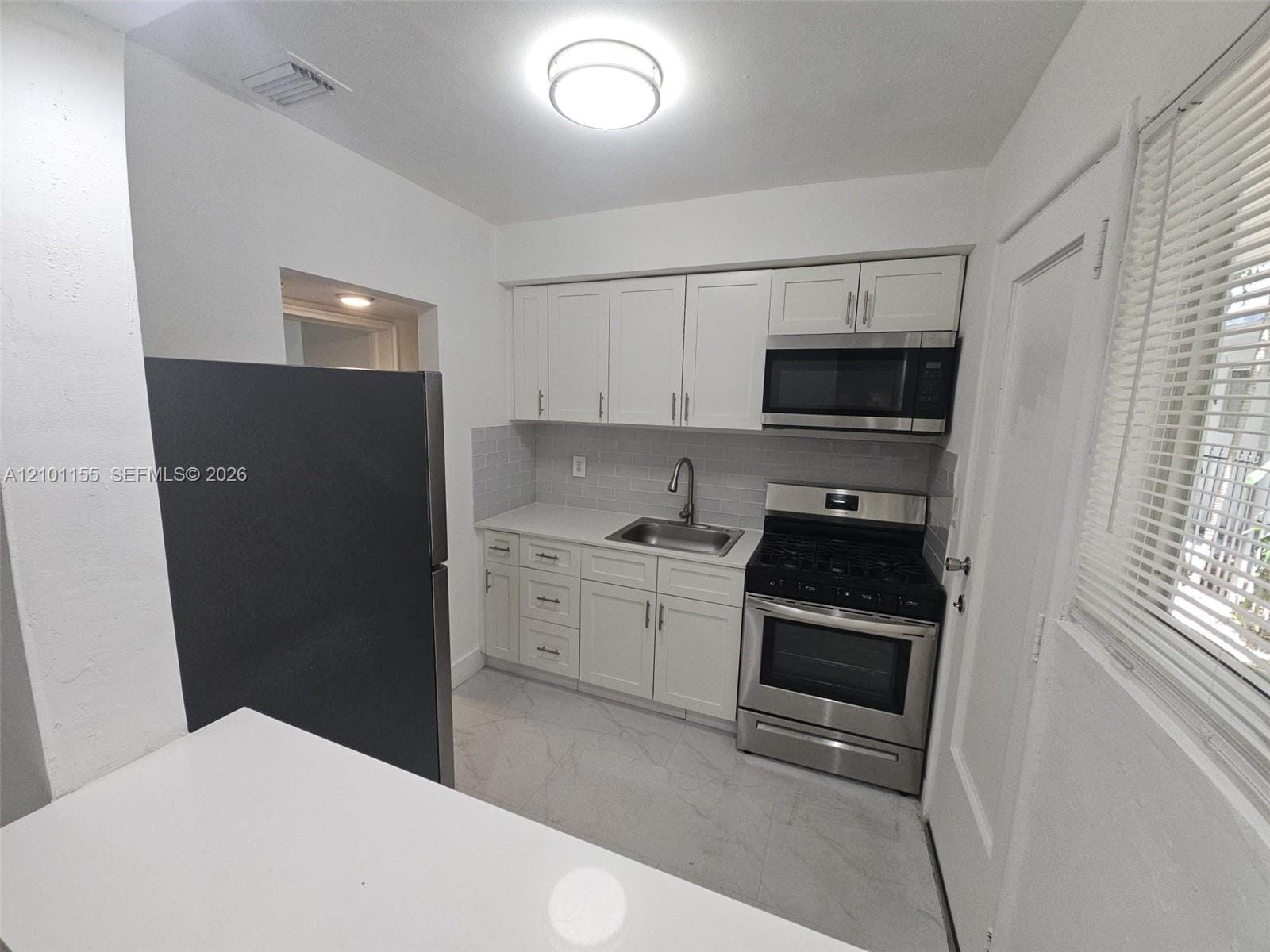 7435 Byron Avenue 04, Miami Beach, FL 33141 photo 2