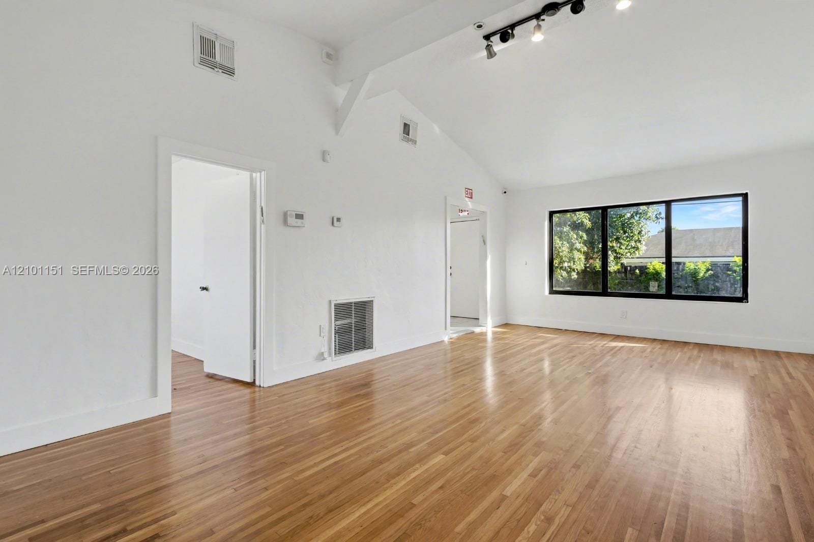 16901 NE 6th Avenue, North Miami Beach, FL 33162 photo 4
