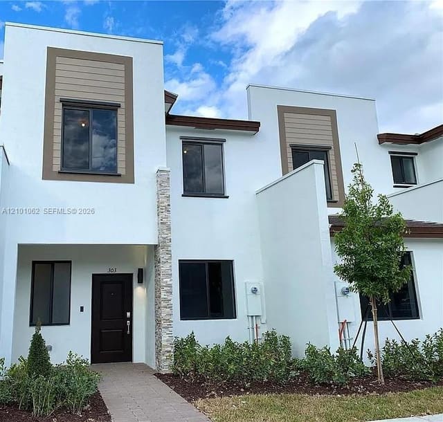 303 NE 208th Terrace 303, Miami, FL 33179