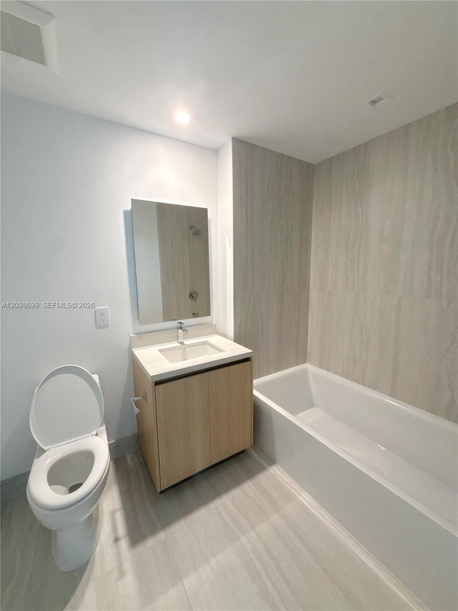 2411 Laguna Circle 901, North Miami, FL 33181 photo 18